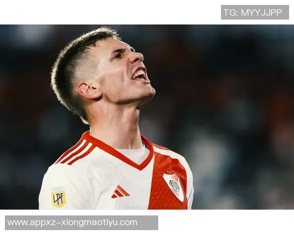 迪马利亚赞马斯坦托诺天赋超群并对其出色表现表示欣喜 迪马利亚赞马斯坦托诺天赋超群并对其出色表现表示欣喜