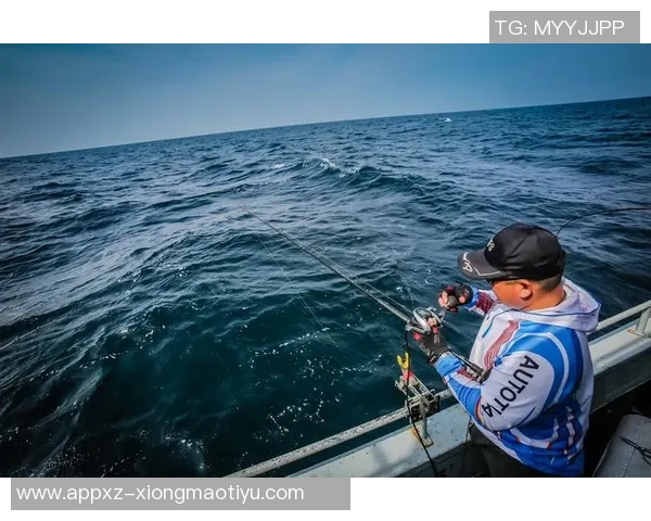 拉什福德分享海钓乐趣笑容灿烂展现多彩业余生活